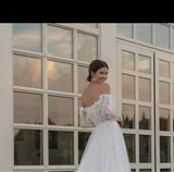 Classic Lace Appliques Off The Shoulder A Line Wedding Dress