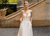 Graceful Lace Wedding Dress