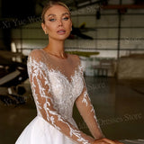 Graceful Lace Wedding Dress
